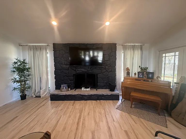 1925 Bunting Ct — Photo 18