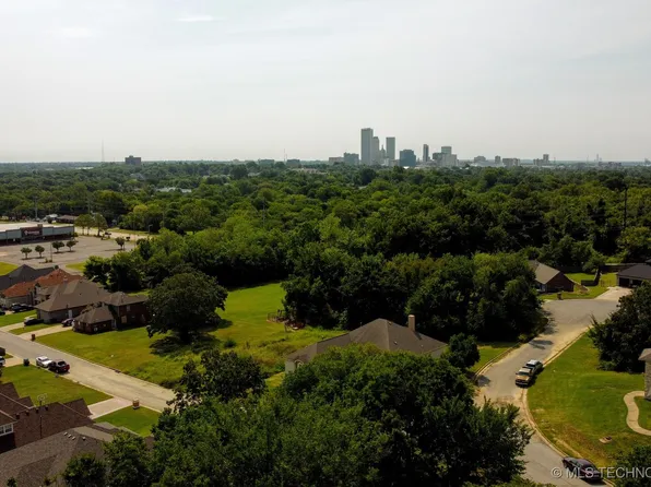 1749 W Pine East Pl, Tulsa, OK 74127