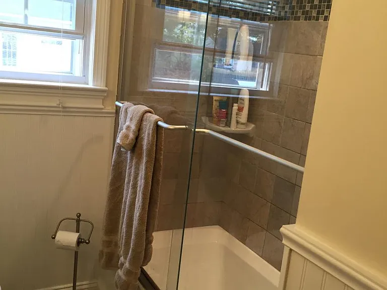 1st floor full bathroom