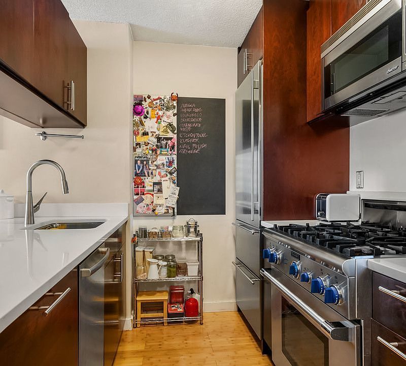 2nd image of 200 Rector Pl APT 28M