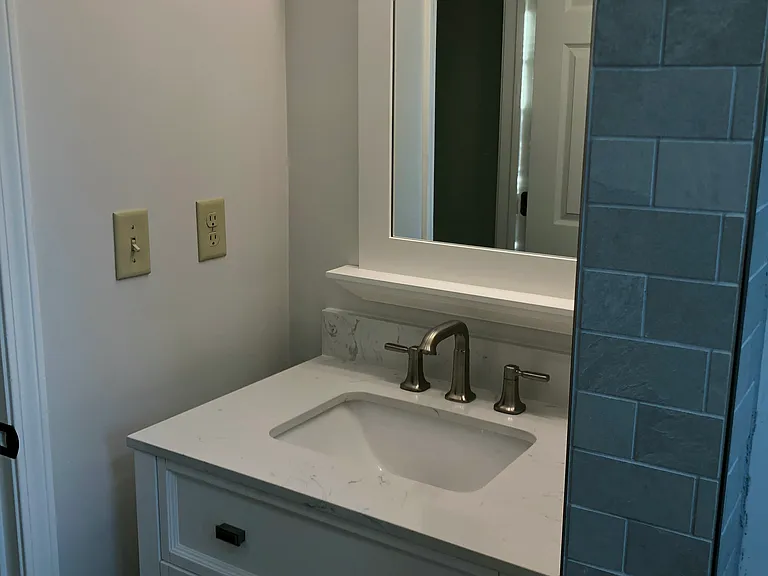 107-109 Commercial St #1 — Photo 16
