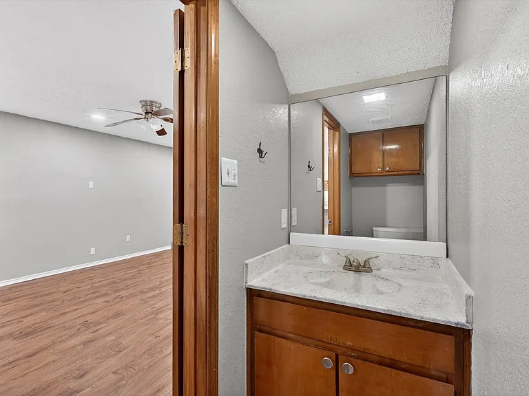 305 Cambridge Dr #305 — Photo 23