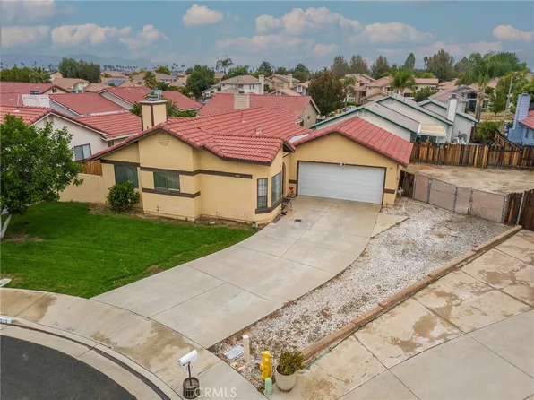 1010 Basalt Ct, Hemet, CA 92543