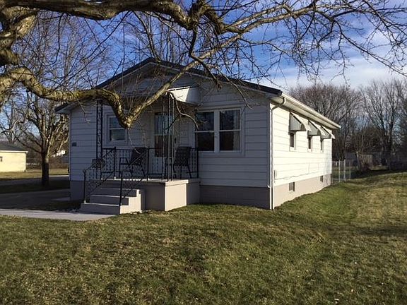 2nd image of 717 E 7th St