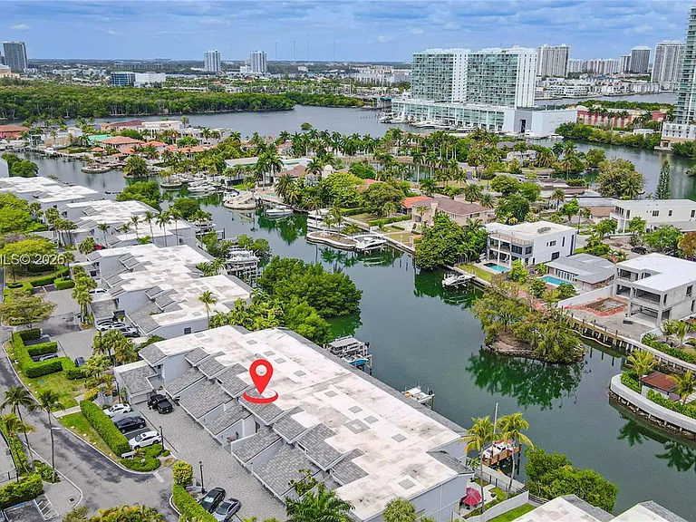 231 Poinciana Dr #401 — Photo 37