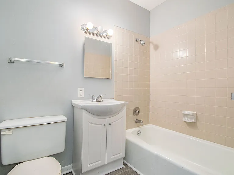 901 James Pkwy #2 — Photo 11