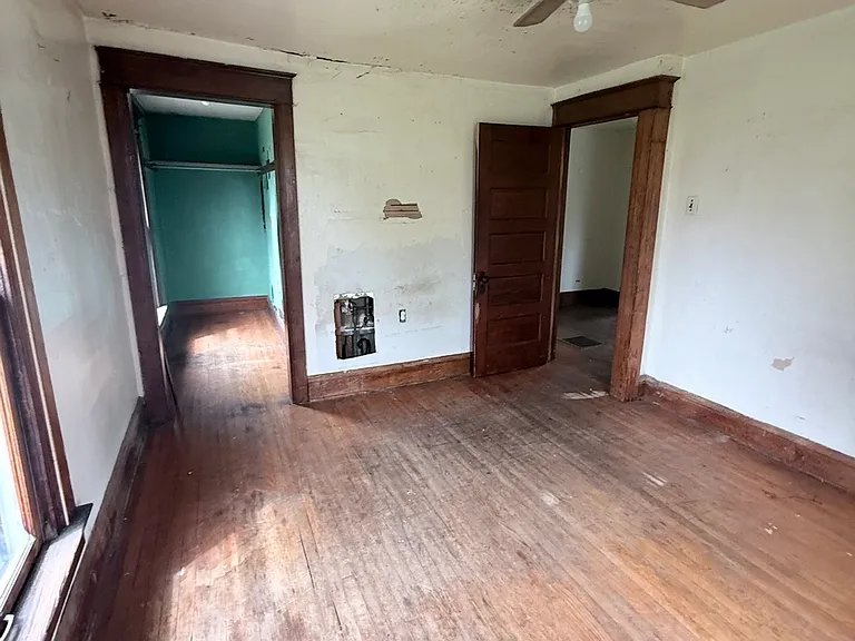 1019 Avenue A — Photo 11