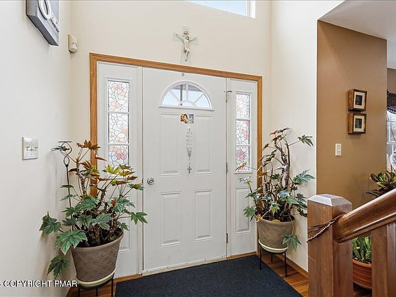 5th image of 4373 Pine Ridge Dr E