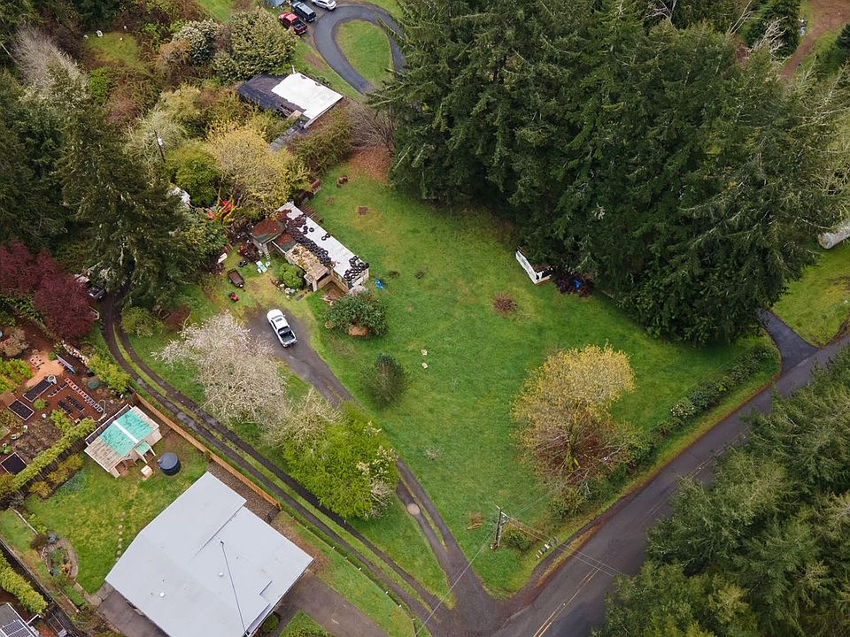 2nd image of 63279 Isthmus Heights Rd
