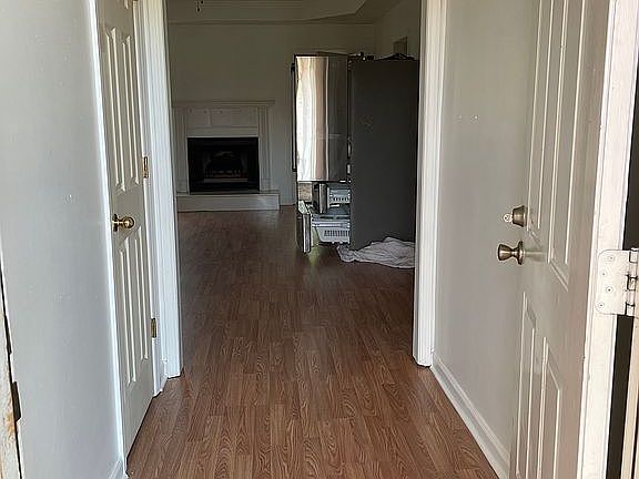 3rd image of 254 Windmeade Cir