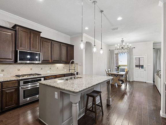 3rd image of 200 Gill Point Ln