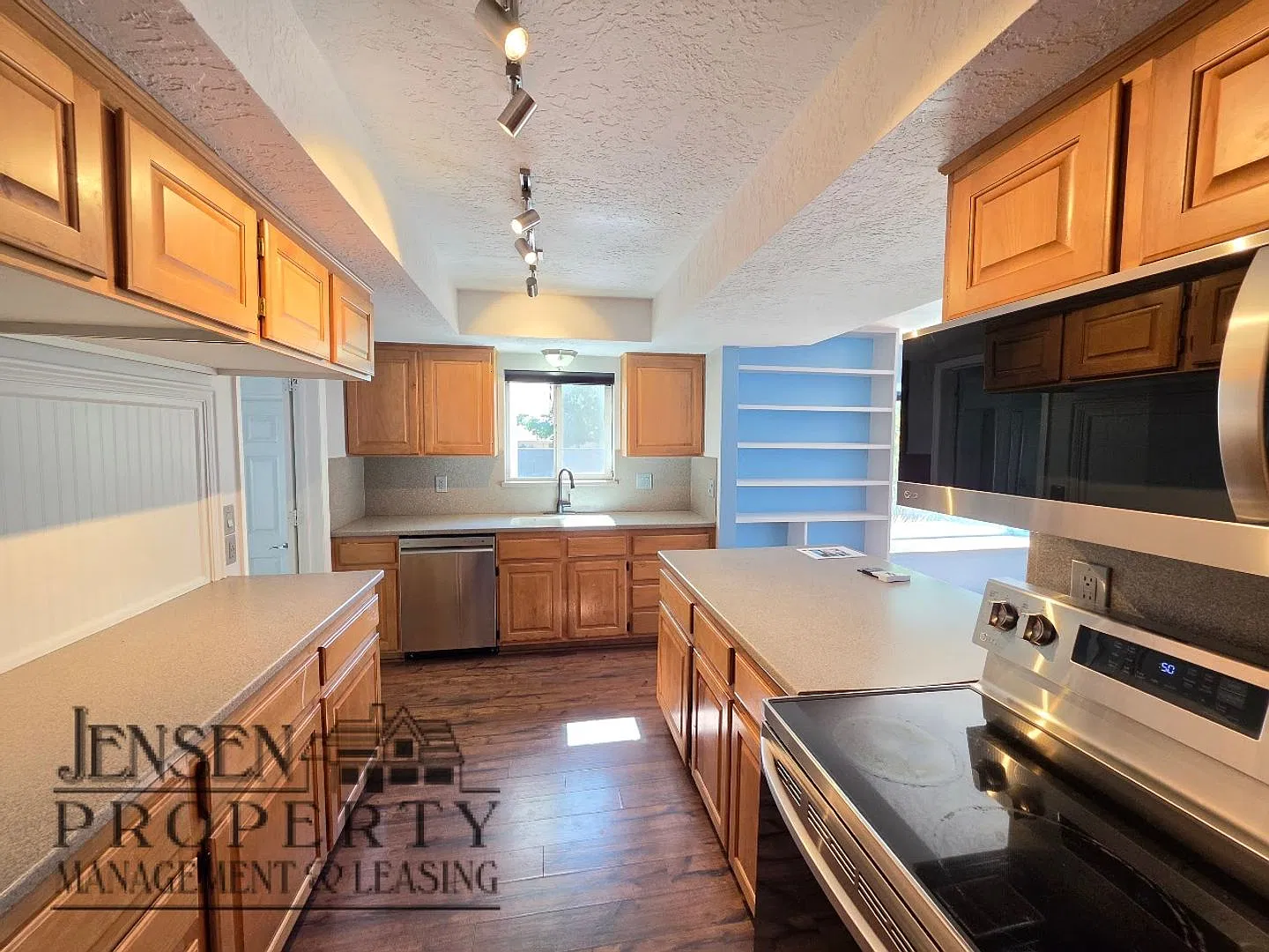 4 Bedroom Home in Bloomington-Pets Negotiables — Photo 4