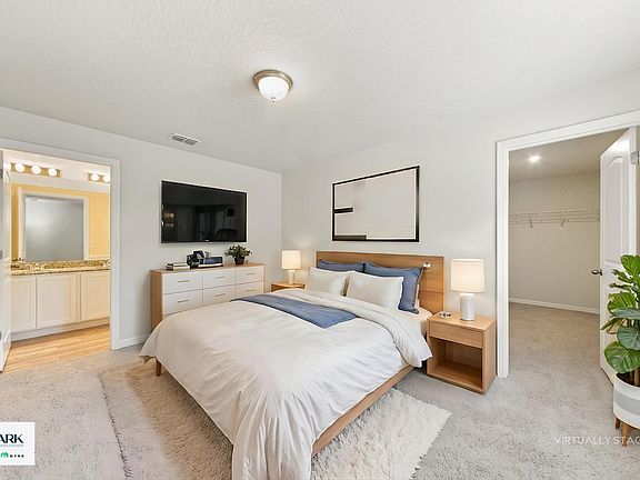 3rd image of 21 Privacy Ln