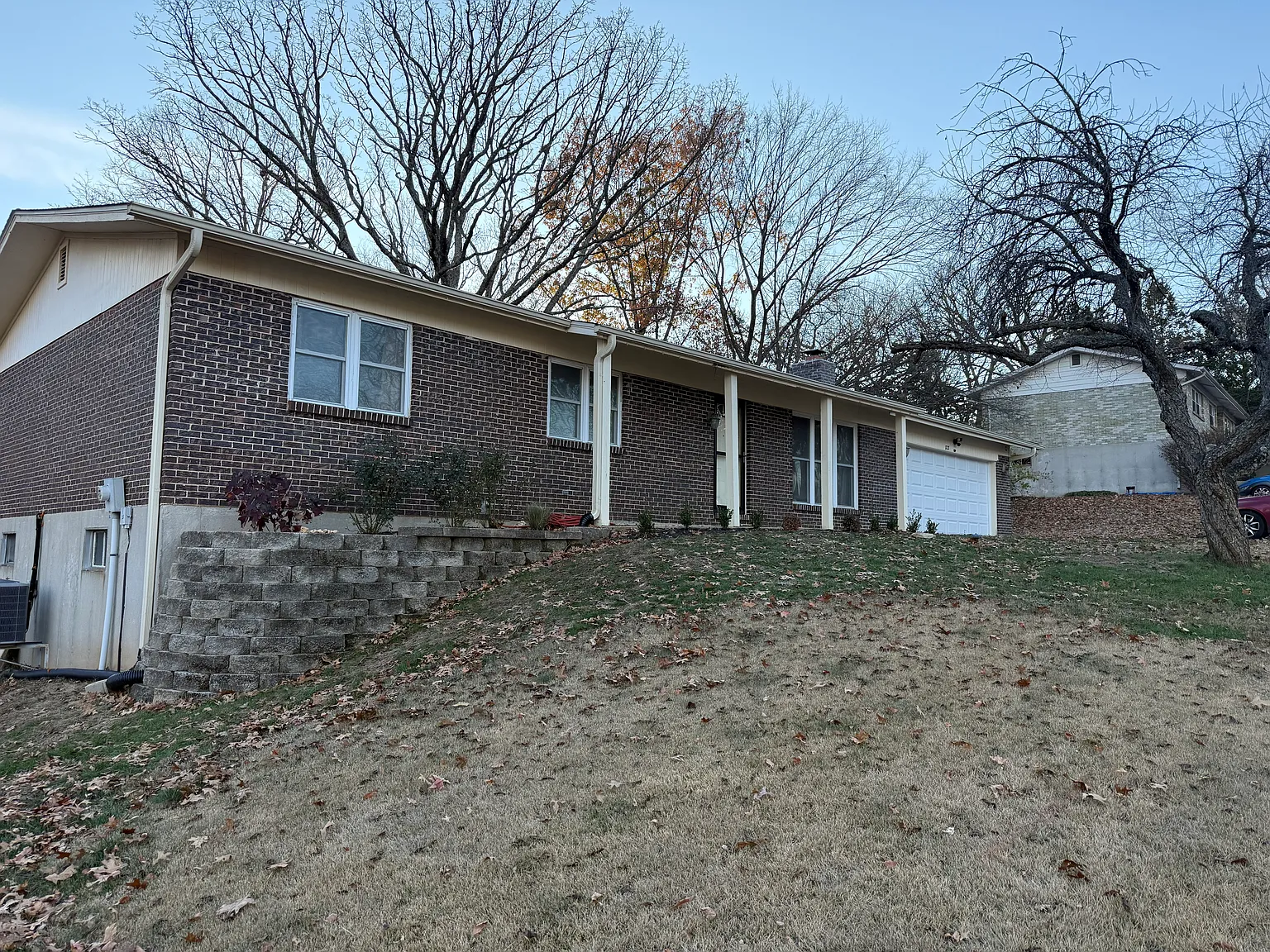 1727 Westview Dr — Photo 3
