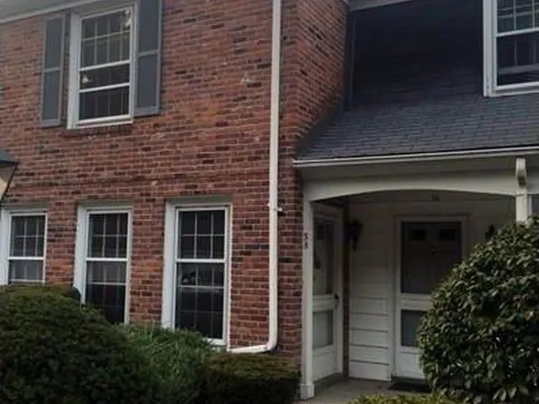38 Williamsburg Dr, Springfield, MA 01108