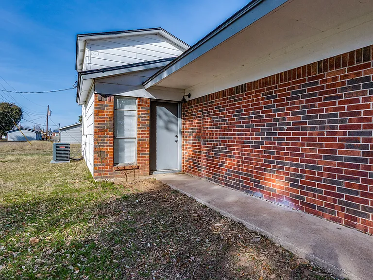 1833 Pelican Dr N — Photo 17
