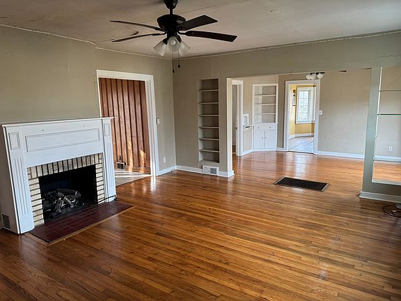 3rd image of 701 E Lafayette St