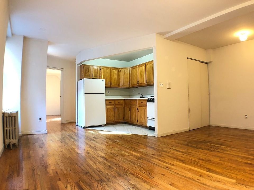 1st image of 310 W 95th St #4