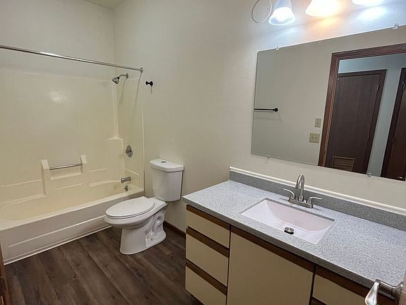 5th image of 1115 E Brownell St #14932486