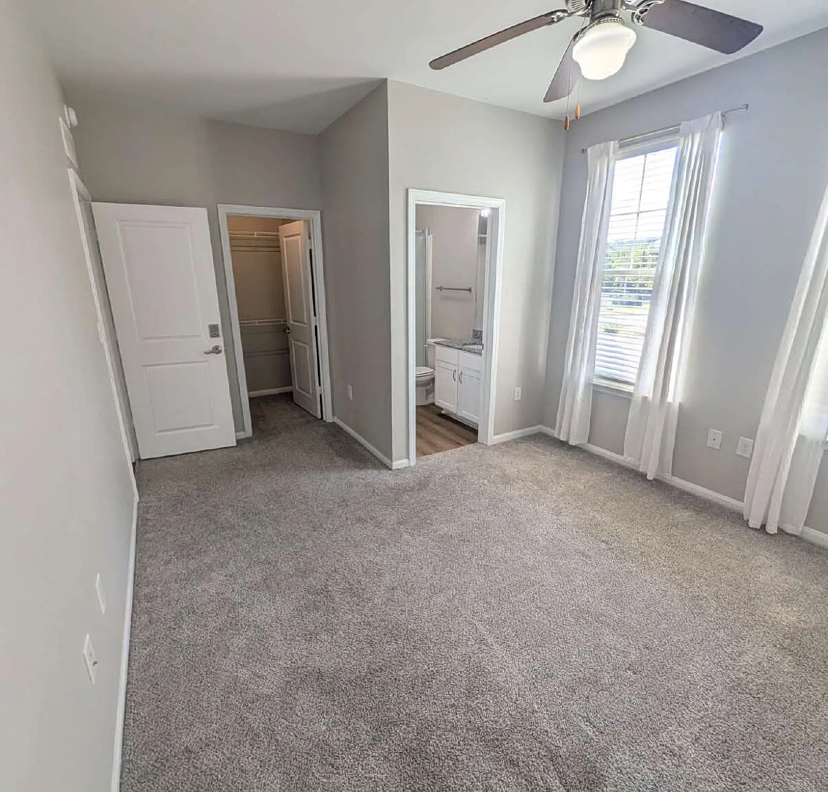 4 bed, 4.5 bath, 1644 sqft, $1,795 — Photo 4