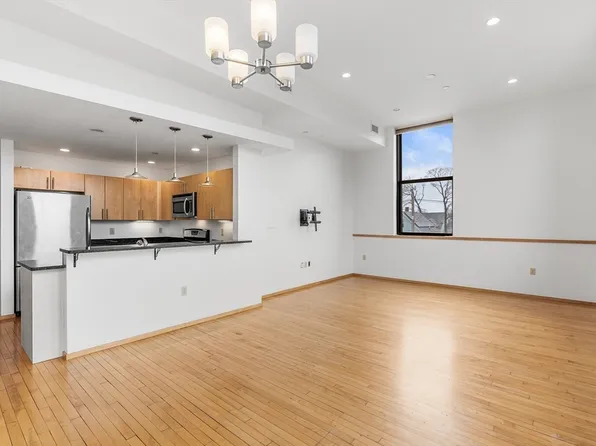 68 Central Ave Unit 304, Medford, MA 02155