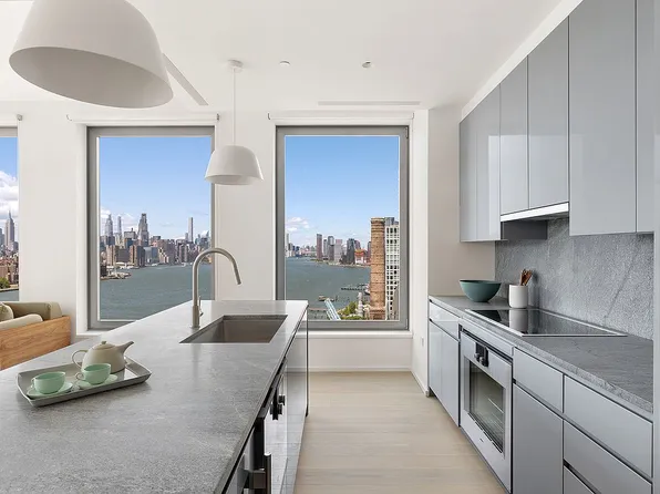 8 S 4th St #27A, Brooklyn, NY 11249