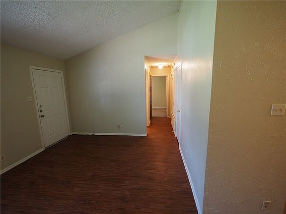3rd image of 403 E Janis Dr APT A