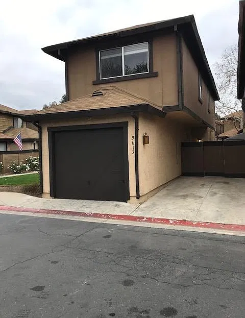 3 bed, 2.5 bath, 1236 sqft, $3,000 — Photo 2