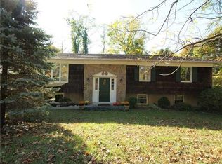 106 Gnarled Hollow Rd, East Setauket, NY 11733