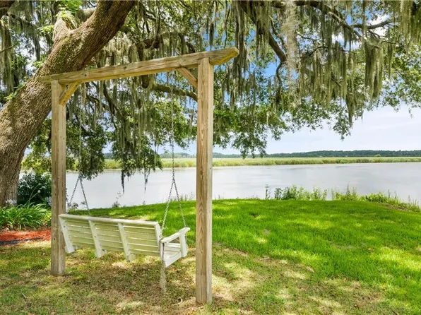 105 Cathead Ln #3, Darien, GA 31305