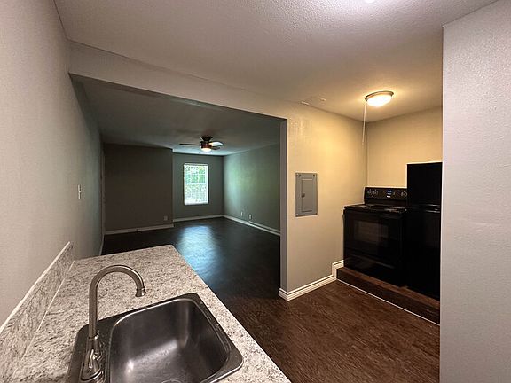 5th image of 1126 N Bell Ave #B3