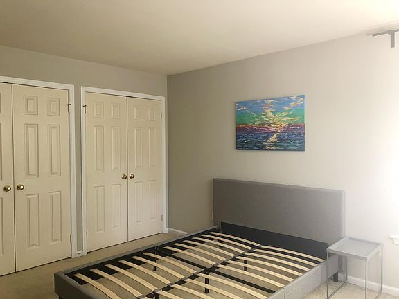 Private bedroom semi-furnished