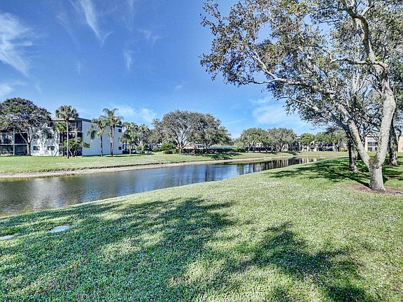 4th image of 15461 Pembridge Dr APT 312