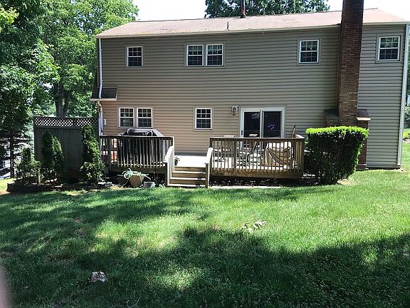 5th image of 13 Lancaster Dr