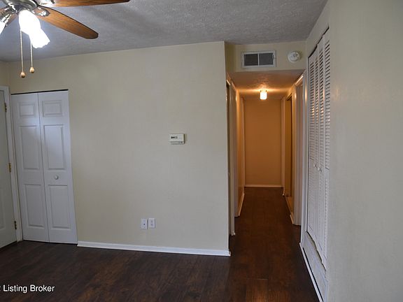 5th image of 11408 Center Hill Ct