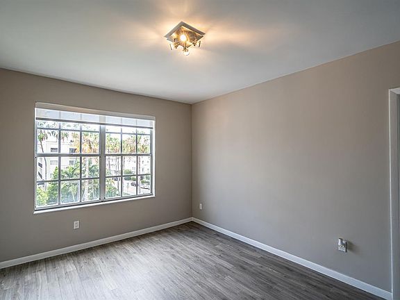 4th image of 700 Euclid Ave APT 304