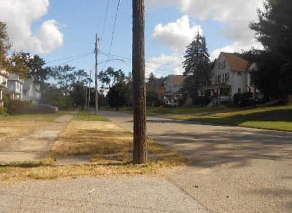 5th image of 102 Lincoln Ave