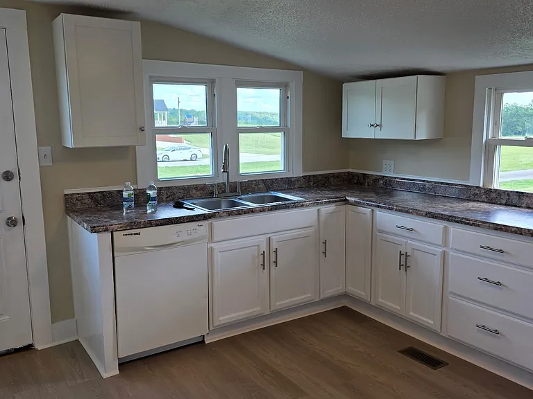 835 Parkside Rd — Photo 4