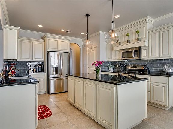 3rd image of 7116 SW 118th St