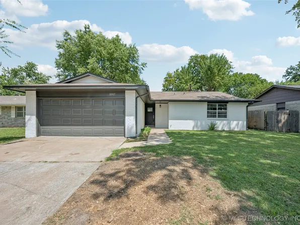 10907 E 36th Pl, Tulsa, OK 74146