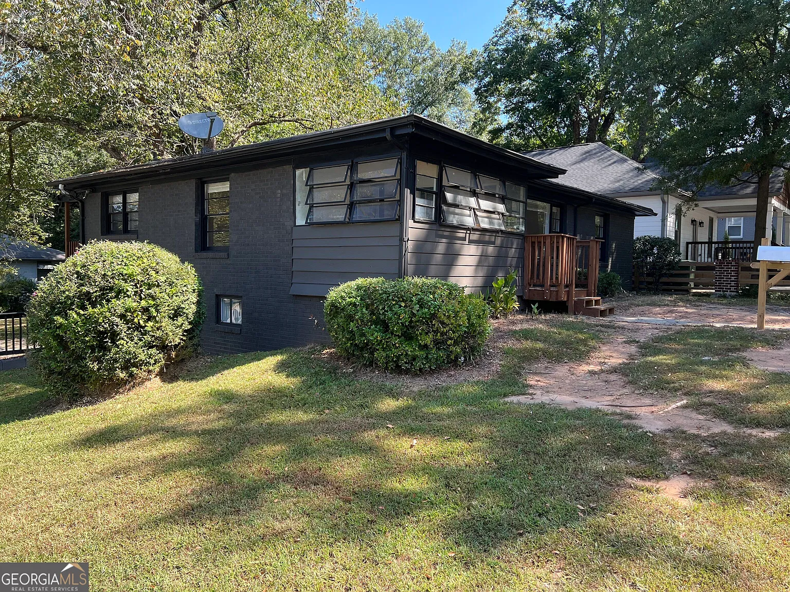 3 bed, 1.0 bath, $1,275 — Photo 2