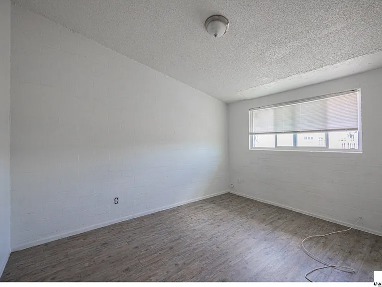 2139 W Devonshire Ave #2 — Photo 10