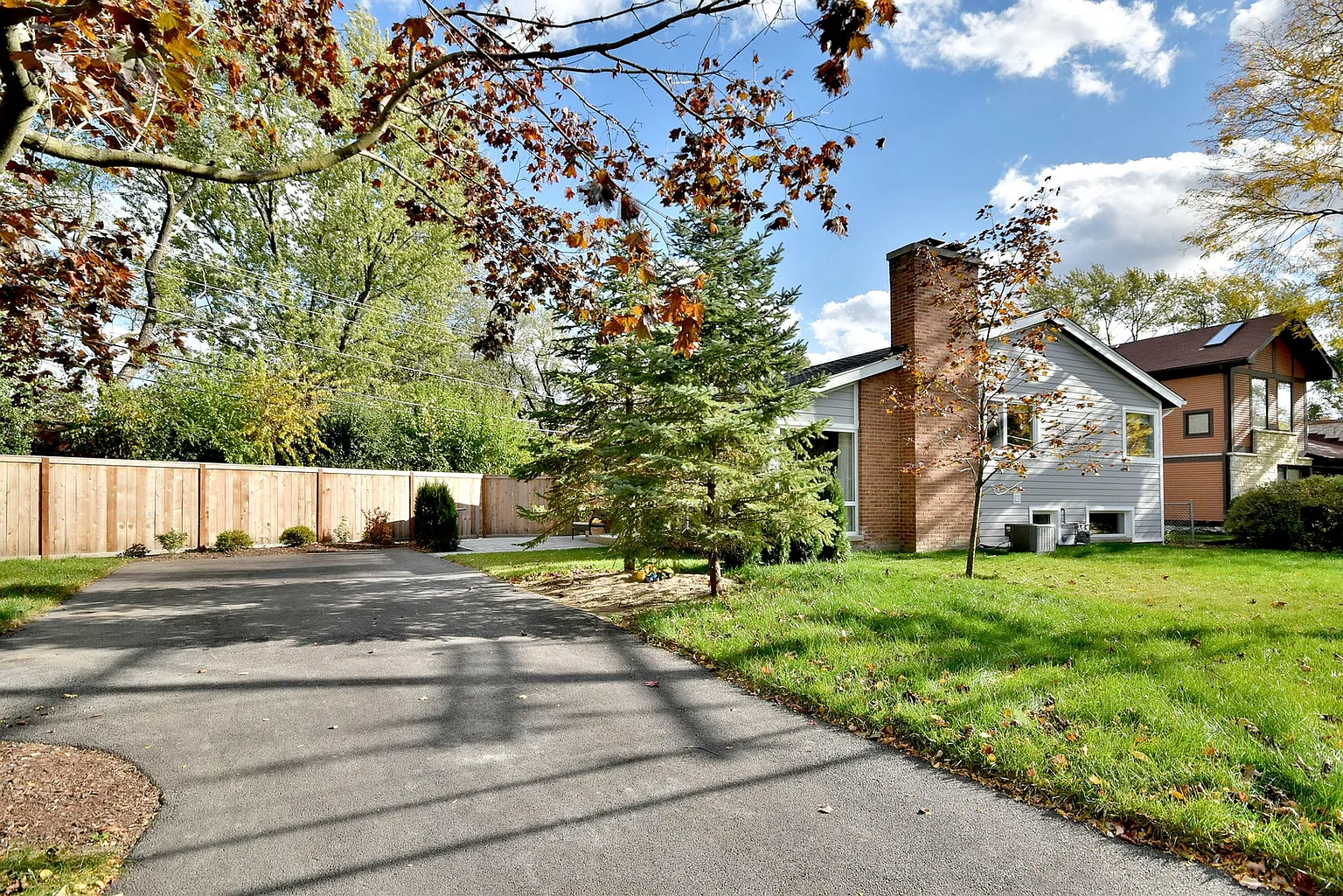 8919 E Prairie Rd photo 1