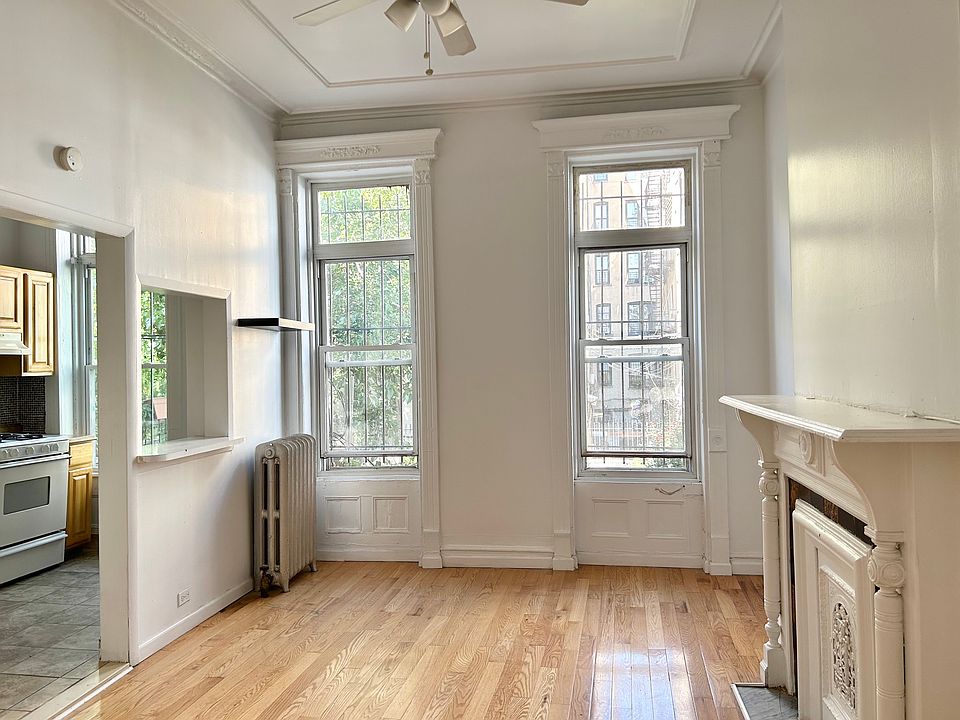 1st image of 187 Vernon Ave APT 2