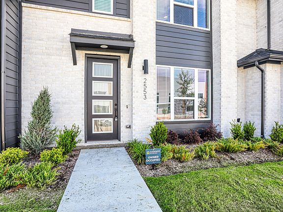 2nd image of 2553 Huxley Mews