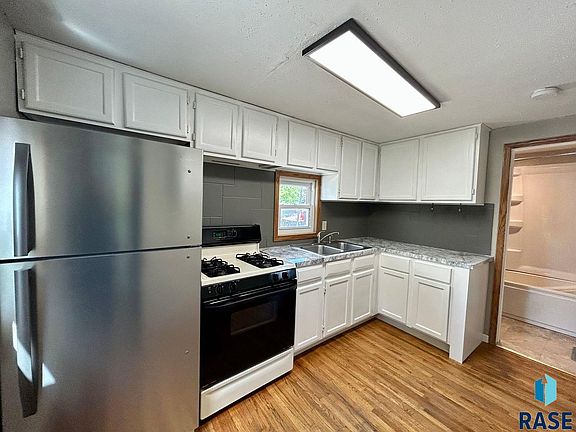4th image of 1315 E 22nd St