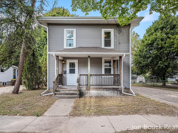 907 E Lincoln St, Mount Pleasant, MI 48858