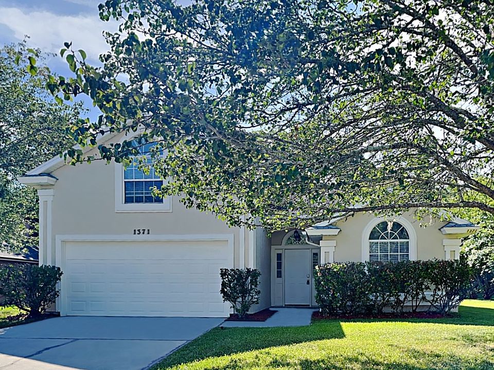 1st image of 1371 Summit Oaks Dr E