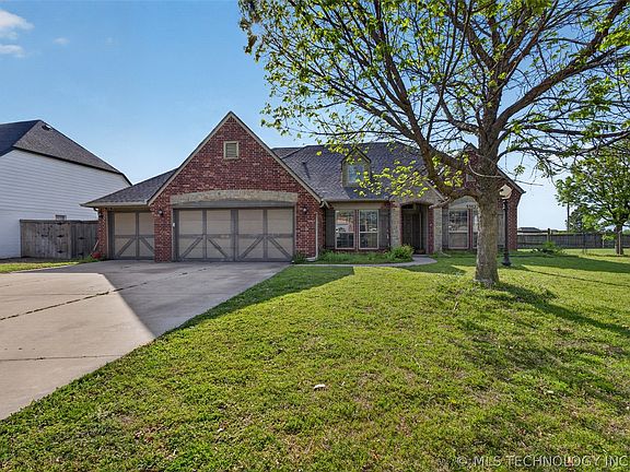 3rd image of 9302 N 98th Ct E
