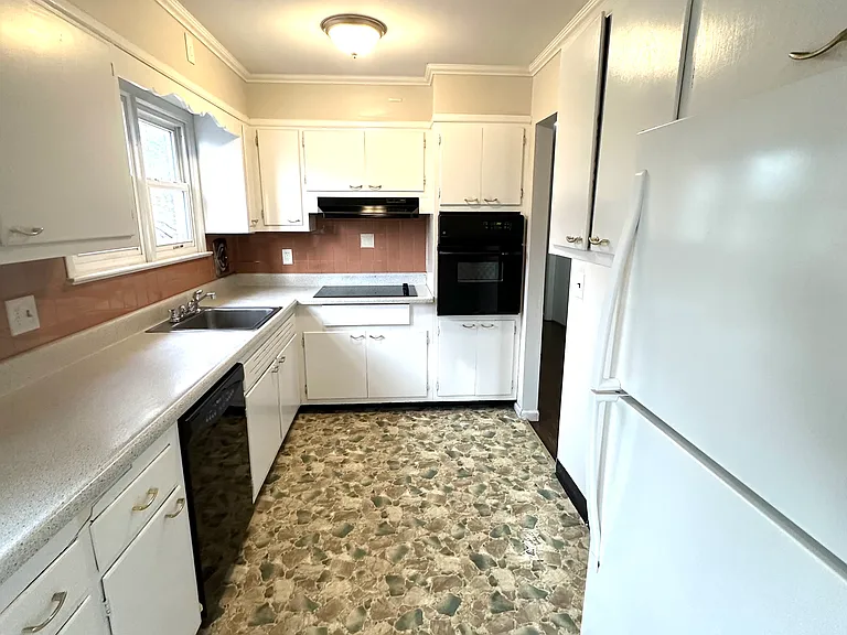 700 Surf Ave — Photo 7